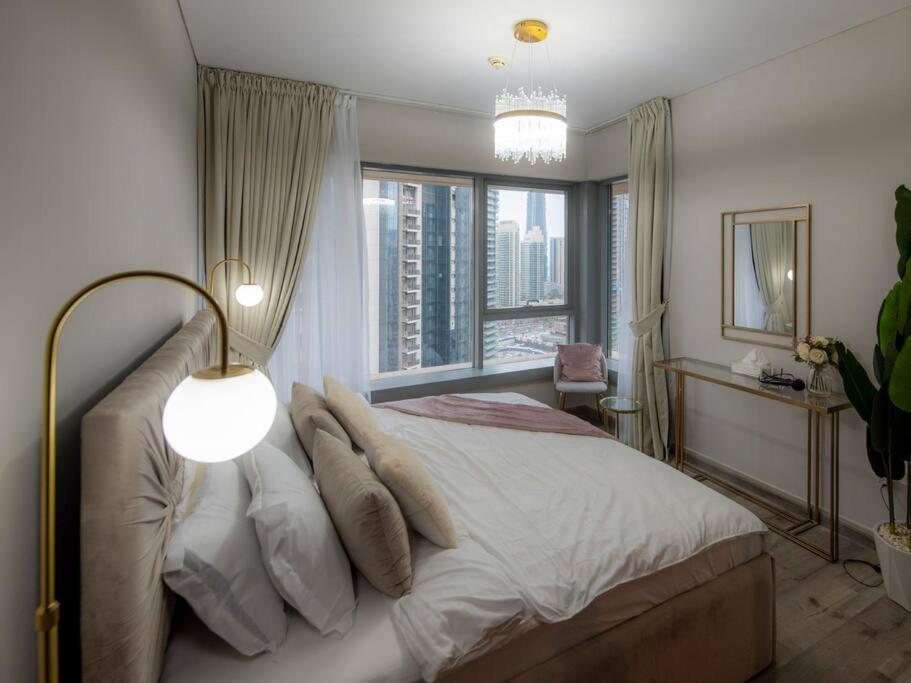 First Class 2Br With Full Burj Khalifa And Fountain View Дубай Экстерьер фото